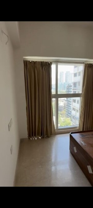 Room in 3 BHK Apartment at Lodha Primo, Parel – for Sale