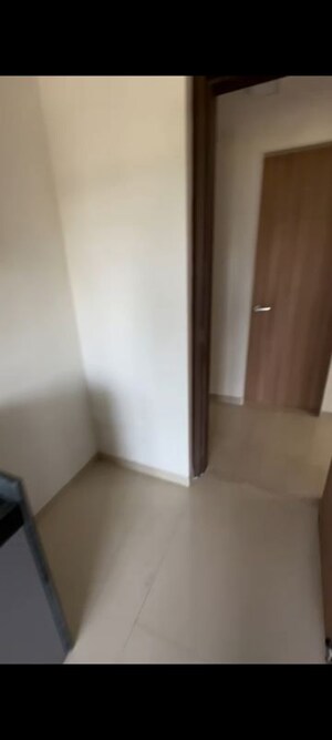 Room in 3 BHK Apartment at Lodha Primo, Parel – for Sale