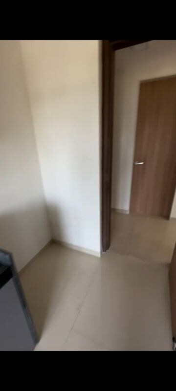 Room in 3 BHK Apartment at Lodha Primo, Parel – for Sale