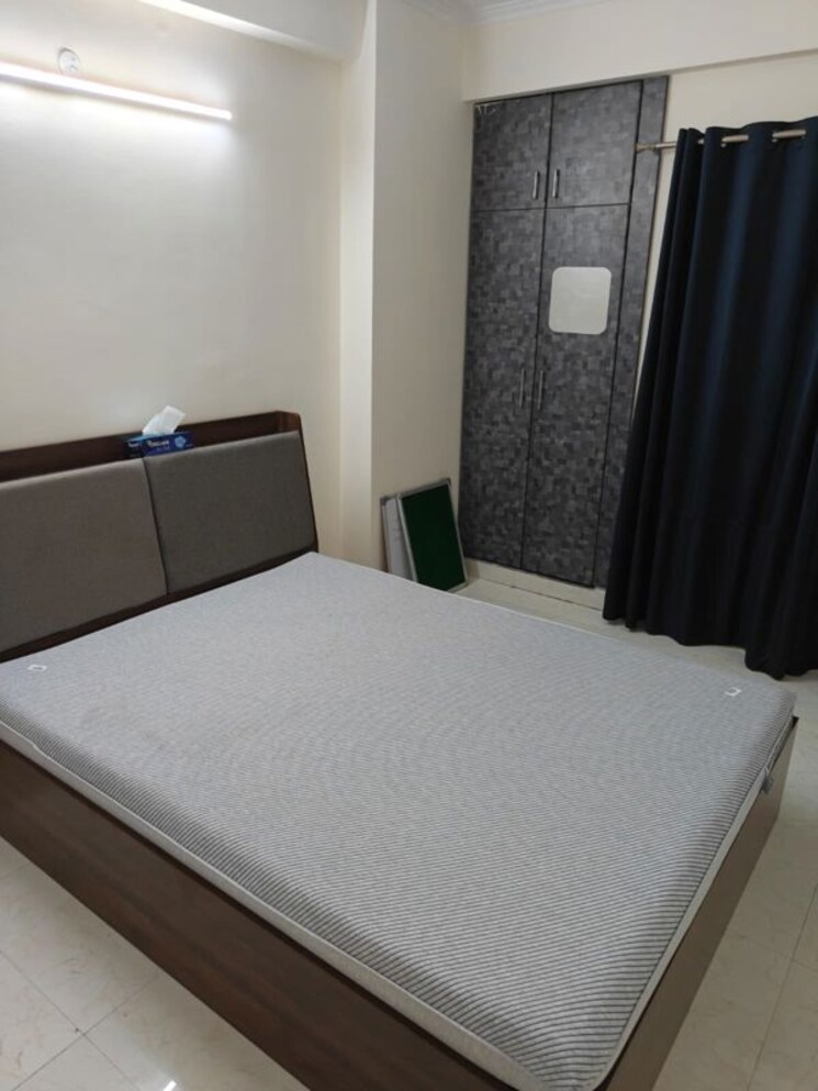 Bedroom, amrapali-silicon-city 2 Bedroom 1075 Sq.Ft. Apartment In Sector 76 Noida 9919483