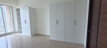 Room in 4 BHK Apartment at Raheja Imperia, Worli – for Rent