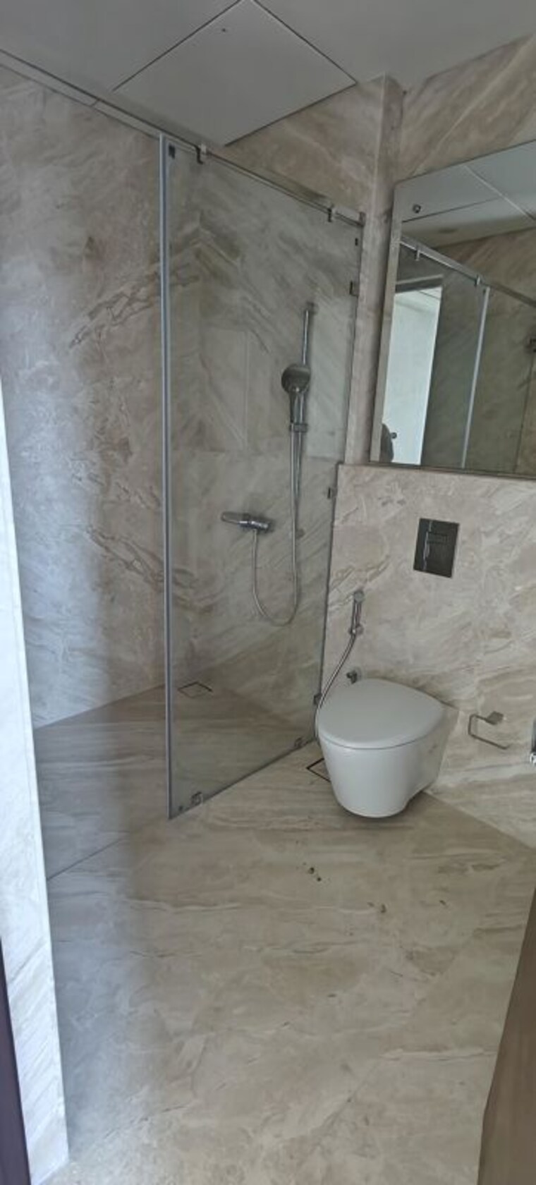 Bathroom, raheja-imperia 4 Bedroom 1931 Sq.Ft. Apartment In Worli Mumbai 9919459