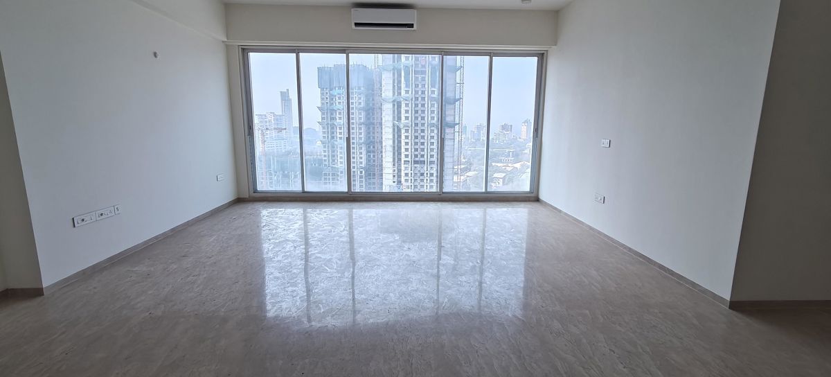 4 BHK + Pooja Room,Extra Room Apartment For Rent in Raheja Imperia