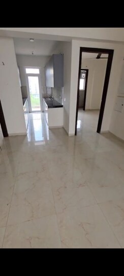 3.5 BHK + Servant Room Apartment For Rent in Smart World Gems