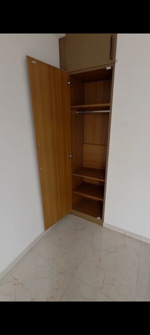 Room in 3.5 BHK Apartment at Smart World Gems, Sector 89 – for Rent