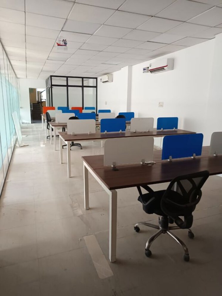 Team Area, sector 3 Commercial Office Space 3000 Sq.Ft. In Sector 3 Noida 9919506