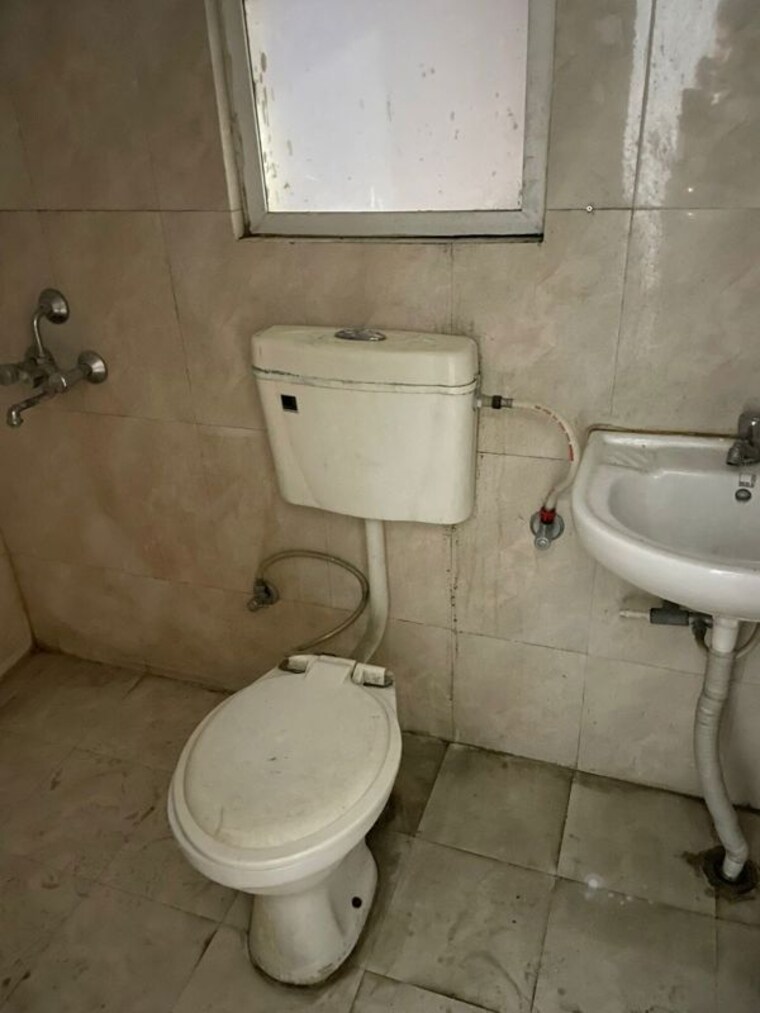 Bathroom, avl-36-gurgaon 2 Bedroom 711 Sq.Ft. Apartment In Sector 36 Gurgaon 9919520