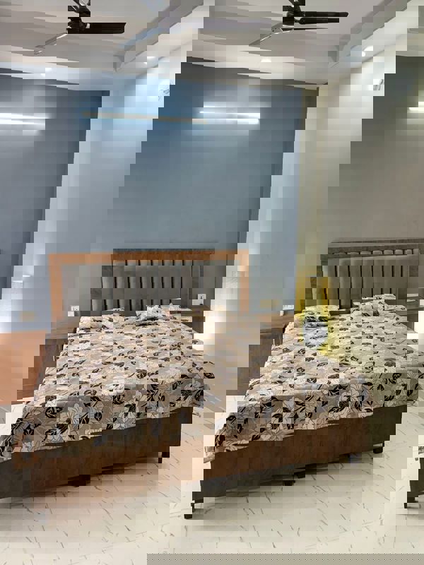 1 RkBuilder Floor For Rent in Ansal Sushant Apartments