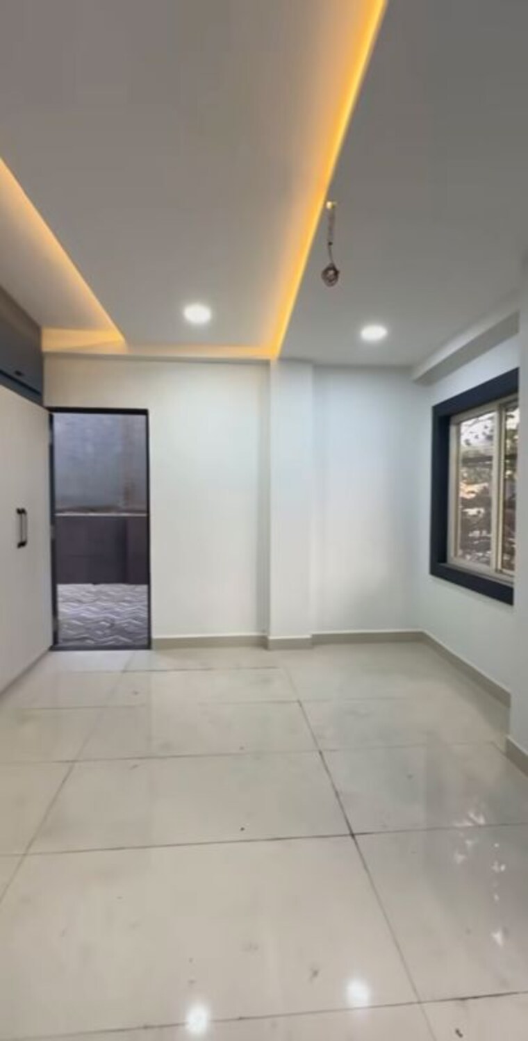 Room, saket nagar 3 Bedroom 900 Sq.Ft. Apartment In Saket Nagar Indore 9918315