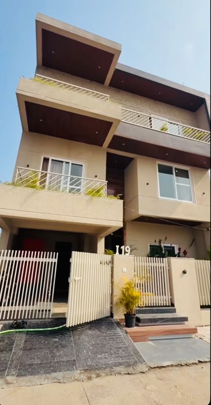 6 BHK Independent House For Sale in AB Bypass Road