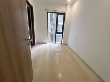 Room in 3 BHK Apartment at Lodha The Park, Worli – for Rent