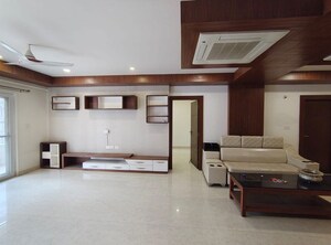 Room in 4 BHK Apartment at Vyjayanth Chalets, Puppalaguda – for Rent