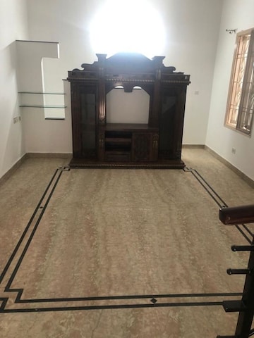 Room in 5 BHK Villa at Hrbr Layout – for Rent