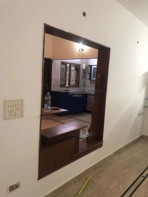 Room in 5 BHK Villa at Hrbr Layout – for Rent