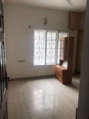 Room in 5 BHK Villa at Hrbr Layout – for Rent