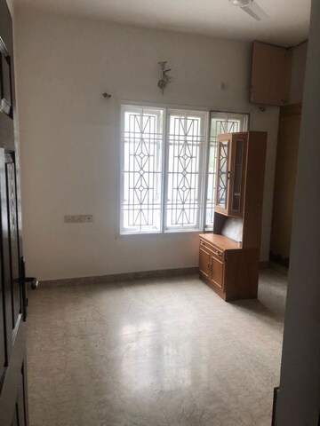 Room in 5 BHK Villa at Hrbr Layout – for Rent