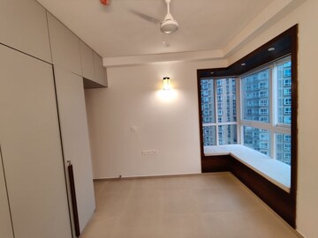 Room in  Apartment at Bhartiya Nikoo Homes Phase 2, Thanisandra Main Road – for Rent