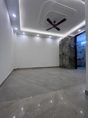 Room in 3 BHK Builder Floor at Govindpuri – for Sale