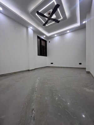 Room in 3 BHK Builder Floor at Govindpuri – for Sale