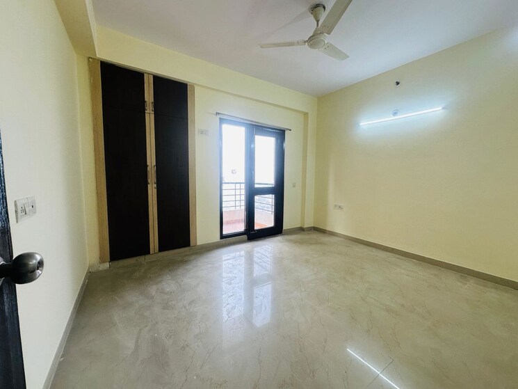 Room, rps-savana 3 Bedroom 1600 Sq.Ft. Apartment In Sector 88 Faridabad 9919550