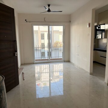 Room in 2.5 BHK Apartment at M3M Soulitude, Sector 89 – for Rent