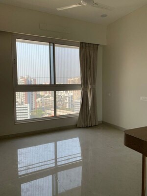 Room in 3 BHK Apartment at Shraddha Elite, Borivali West – for Rent