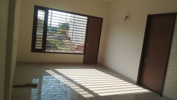 Room in 3 BHK Builder Floor at Aerocity – for Rent