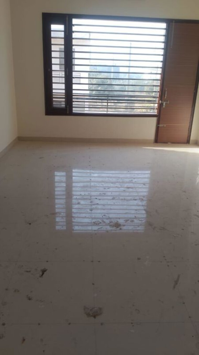 Room, aerocity 3 Bedroom 1800 Sq.Ft. Builder Floor In Aerocity Mohali 9919561