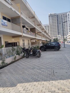 3 BHK + Pooja Room Apartment For Rent in TDI The Retreat