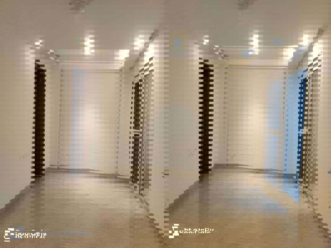 3 BHK + Servant Room Builder Floor For Rent in Defence Colony