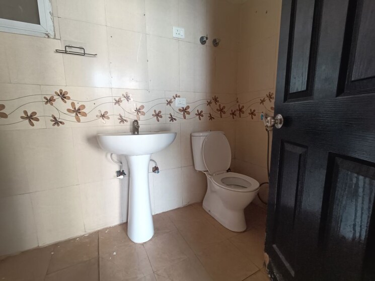 Attached Bathroom, prateek-wisteria 3 Bedroom 1385 Sq.Ft. Apartment In Sector 77 Noida 9919584