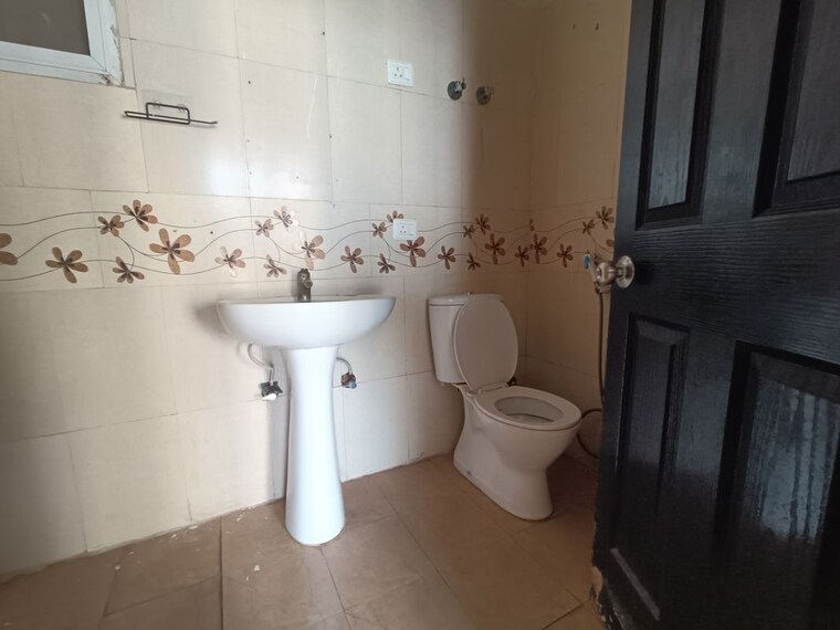 Attached Bathroom, prateek-wisteria 3 Bedroom 1385 Sq.Ft. Apartment In Sector 77 Noida 9919584