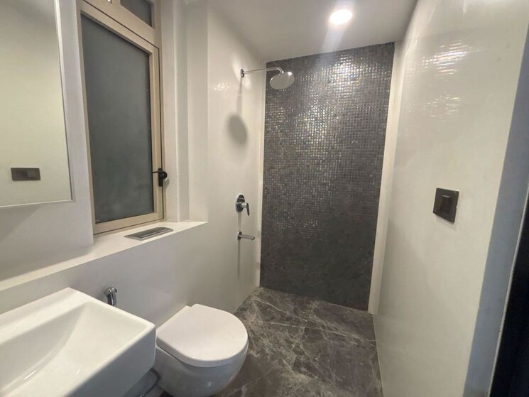 Bathroom, lodha-the-park 3 Bedroom 1348 Sq.Ft. Apartment In Worli Mumbai 9919543