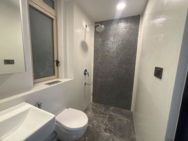 Bathroom, lodha-the-park 3 Bedroom 1348 Sq.Ft. Apartment In Worli Mumbai 9919543