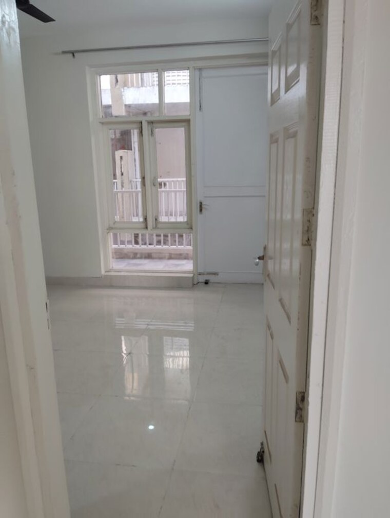 Bathroom, tdi-the-retreat 3 Bedroom 2250 Sq.Ft. Builder Floor In Sector 89 Faridabad 9919586