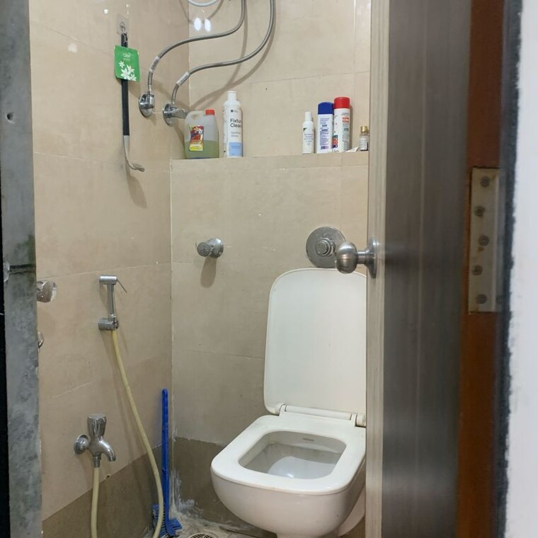 Bathroom, borivali west 3 Bedroom 900 Sq.Ft. Apartment In Borivali West Mumbai 9911169
