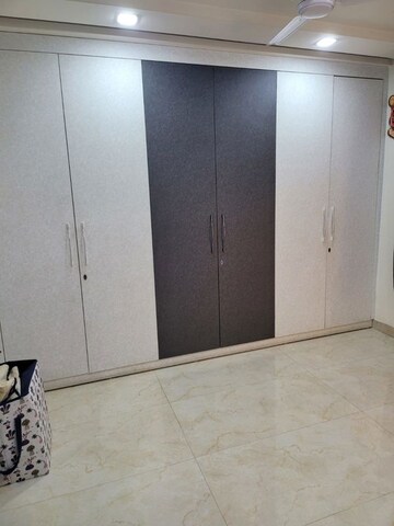 Room in 3 BHK Builder Floor at Mehrauli – for Rent