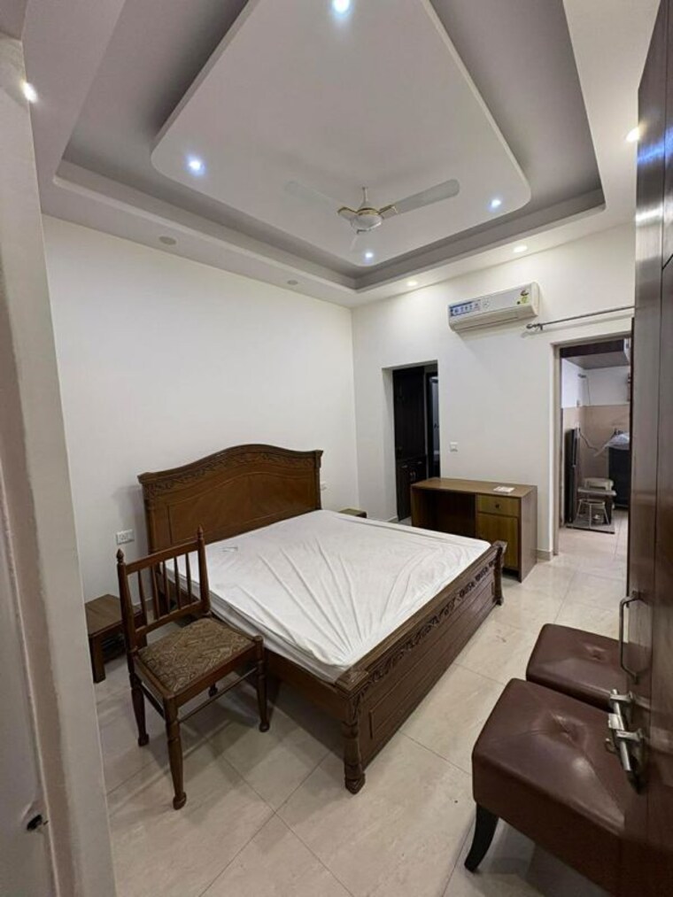 Bedroom, east of kailash 3 Bedroom 1300 Sq.Ft. Builder Floor In East Of Kailash Delhi 9919601