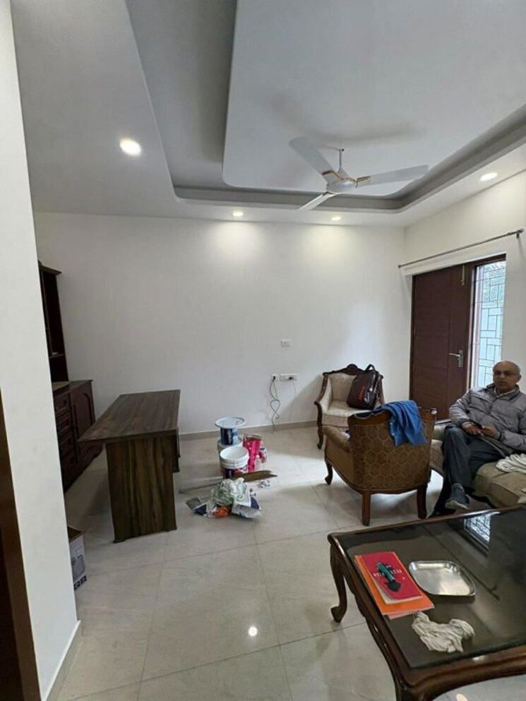 Living Room, east of kailash 3 Bedroom 1300 Sq.Ft. Builder Floor In East Of Kailash Delhi 9919601