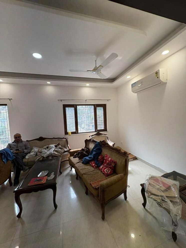 Living Room, east of kailash 3 Bedroom 1300 Sq.Ft. Builder Floor In East Of Kailash Delhi 9919601
