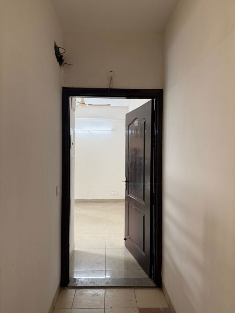 Room, amrapali-silicon-city 3 Bedroom 1475 Sq.Ft. Apartment In Sector 76 Noida 9919606