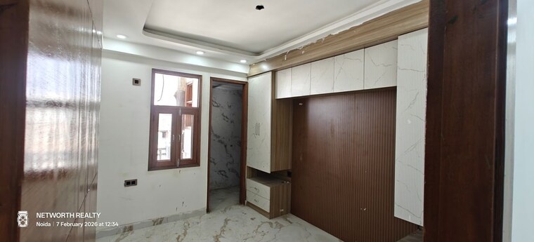 Bedroom, sector 73 3 Bedroom 1400 Sq.Ft. Builder Floor In Sector 73 Noida 9919621