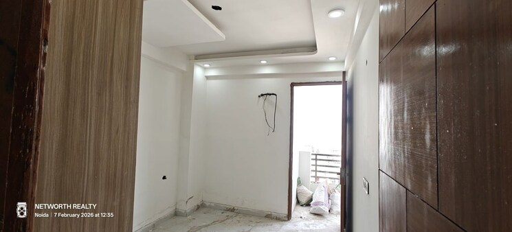 Bedroom, sector 73 3 Bedroom 1400 Sq.Ft. Builder Floor In Sector 73 Noida 9919621