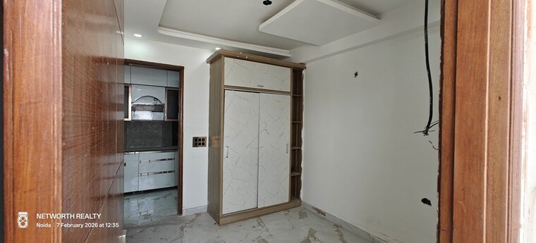 Bedroom, sector 73 3 Bedroom 1400 Sq.Ft. Builder Floor In Sector 73 Noida 9919621