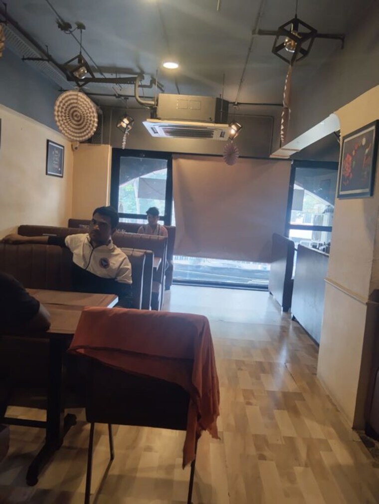 Team Area, palm beach Commercial Shop 1400 Sq.Ft. In Palm Beach Navi Mumbai 9893021