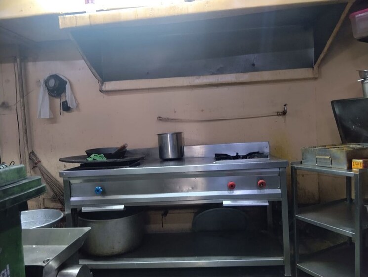 Team Area, palm beach Commercial Shop 1400 Sq.Ft. In Palm Beach Navi Mumbai 9893021