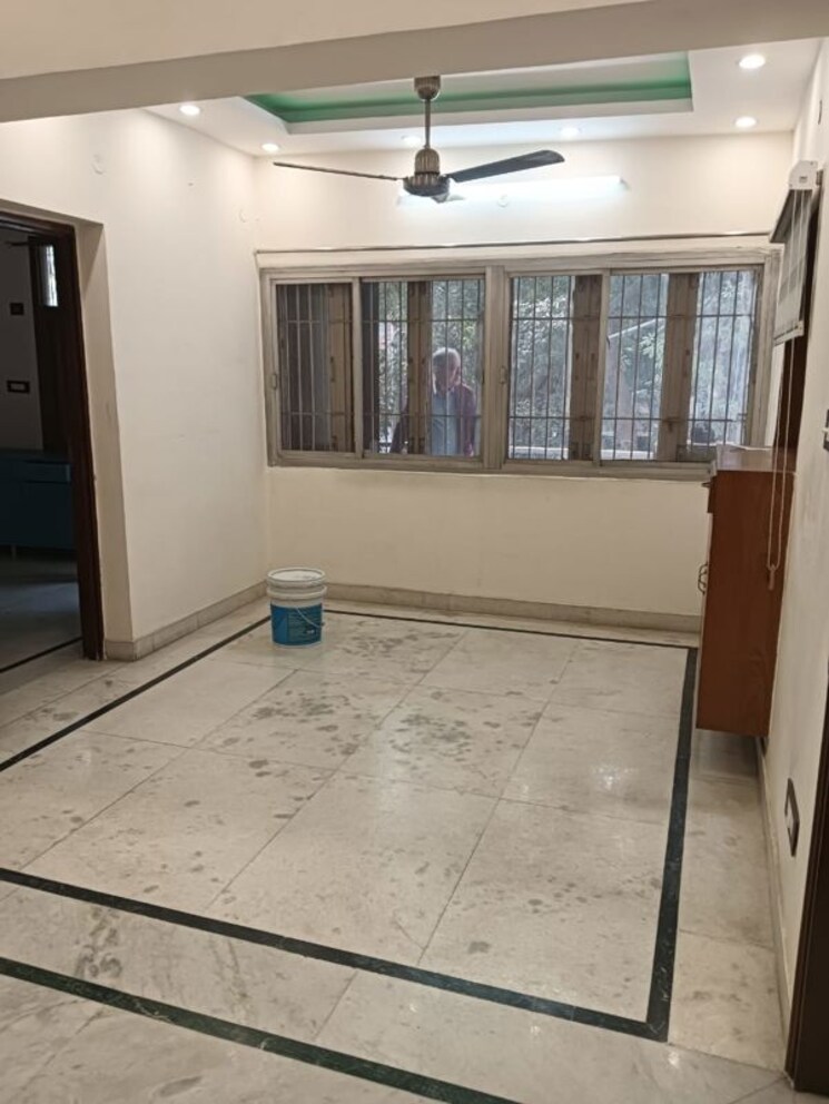 Room, chittaranjan park 3 Bedroom 1300 Sq.Ft. Builder Floor In Chittaranjan Park Delhi 9919632