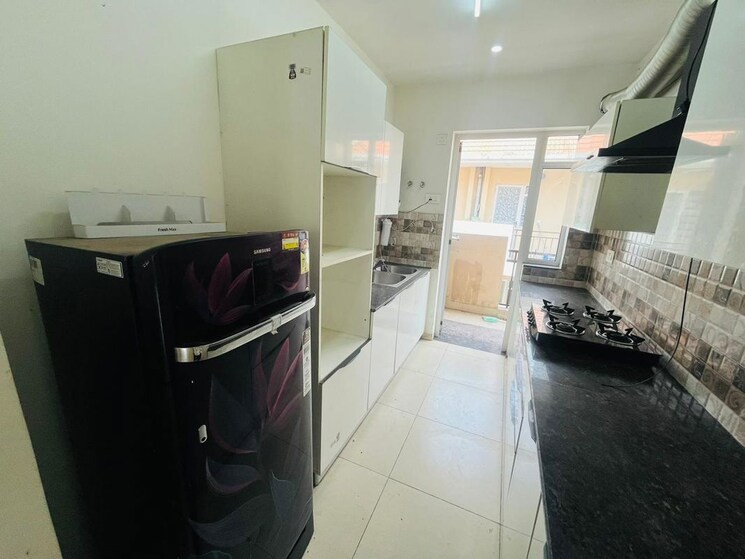 Kitchen, maya-garden-city 4 Bedroom 2400 Sq.Ft. Apartment In Lohgarh Zirakpur 9919633