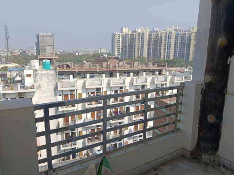 Exterior View, sector 73 3 Bedroom 1400 Sq.Ft. Builder Floor In Sector 73 Noida 9919646