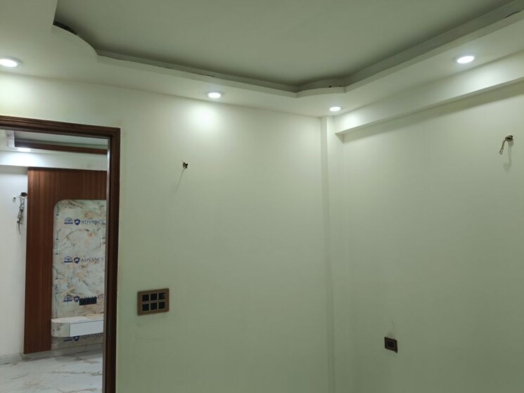 undefined, sector 73 3 Bedroom 1400 Sq.Ft. Builder Floor In Sector 73 Noida 9919646